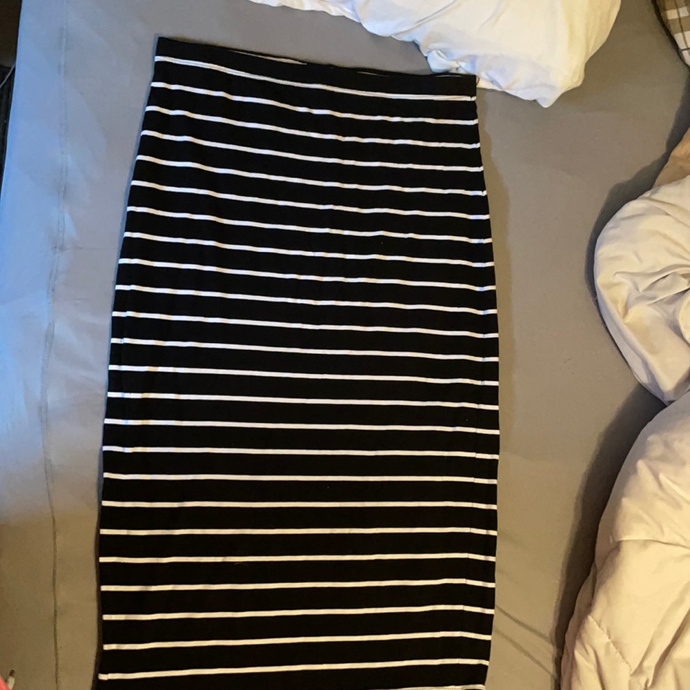 Black and white striped midi-skirt